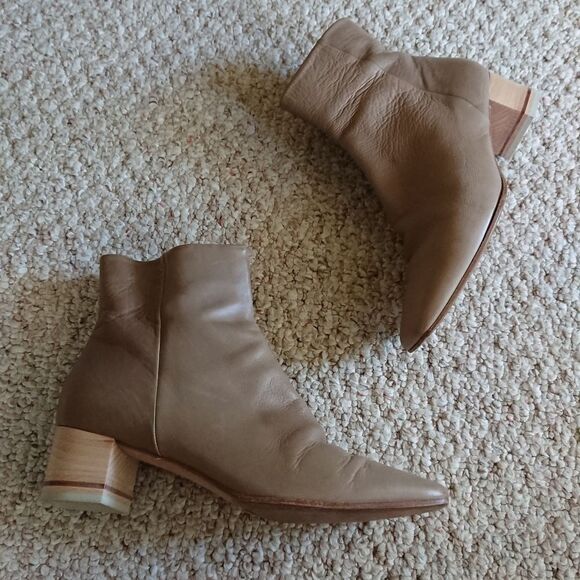 Coclico Taupe Leather Ankle Boots size 37.5